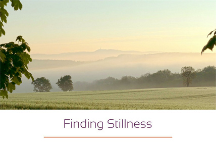 Blick auf den fernen Harz, symbolisiert die innere Stille im Yoga-Retreat